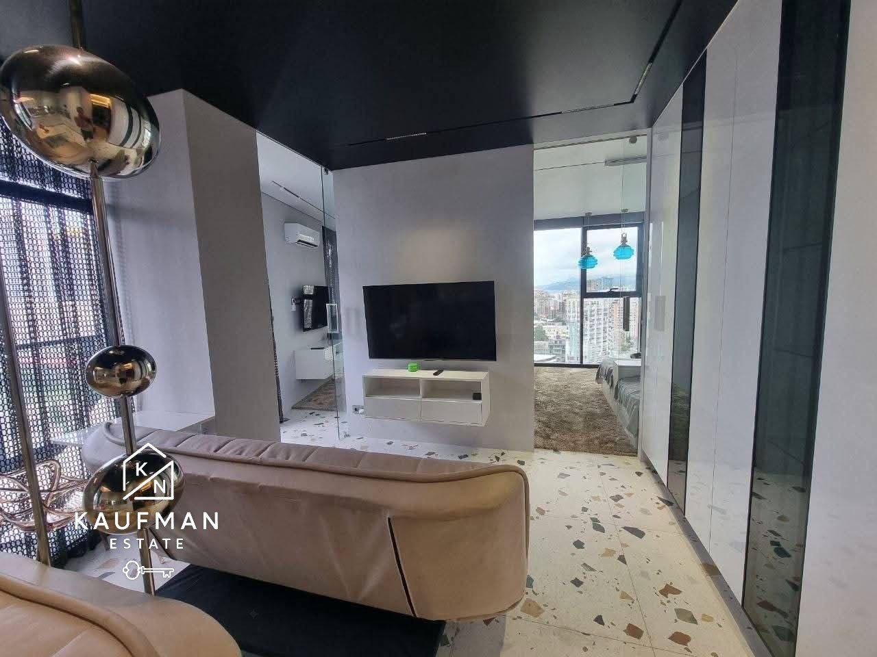 2-Bedroom Apartment with Sea and Mountain Views photo 3 of 6