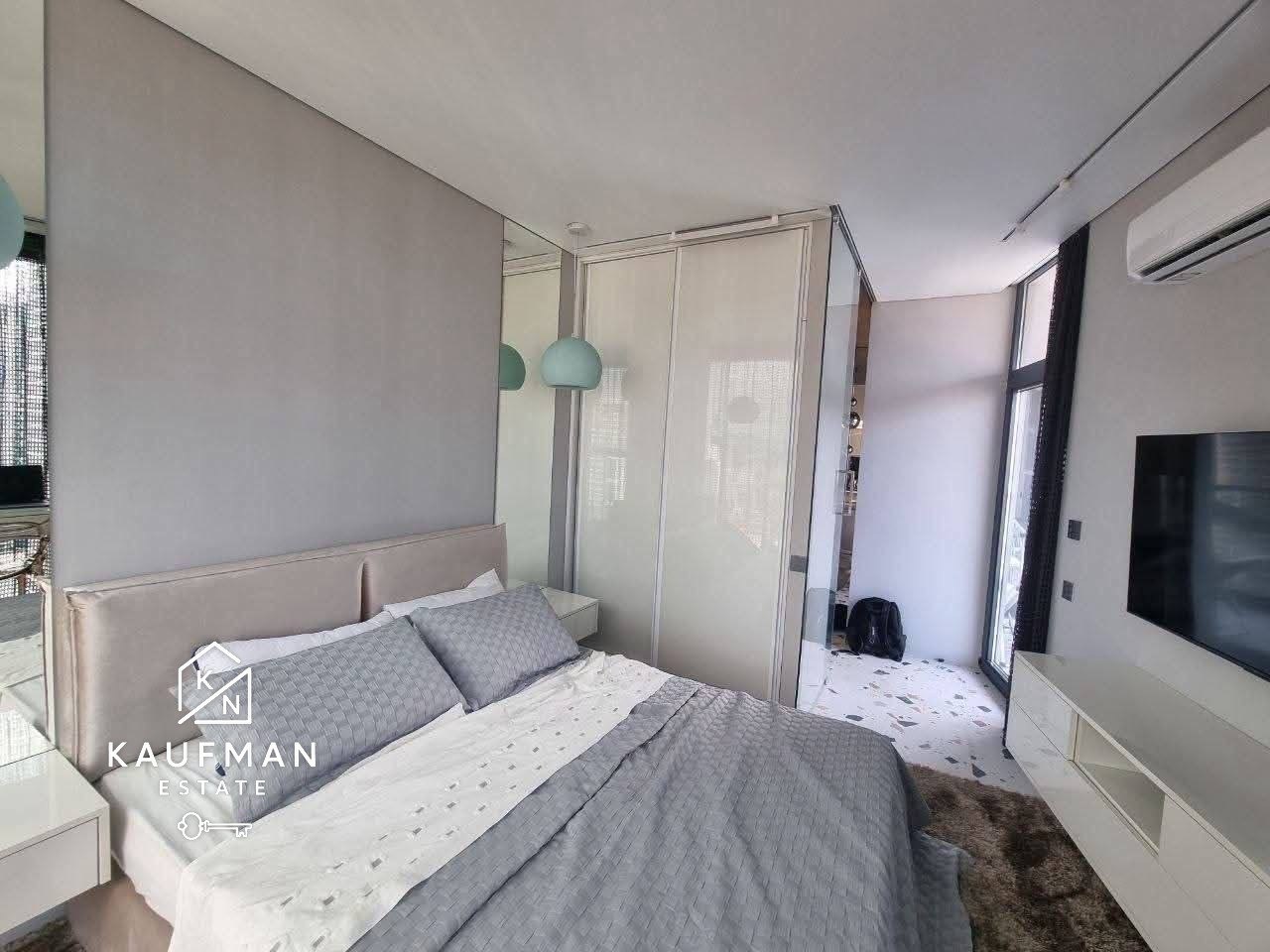 2-Bedroom Apartment with Sea and Mountain Views photo 6 of 6