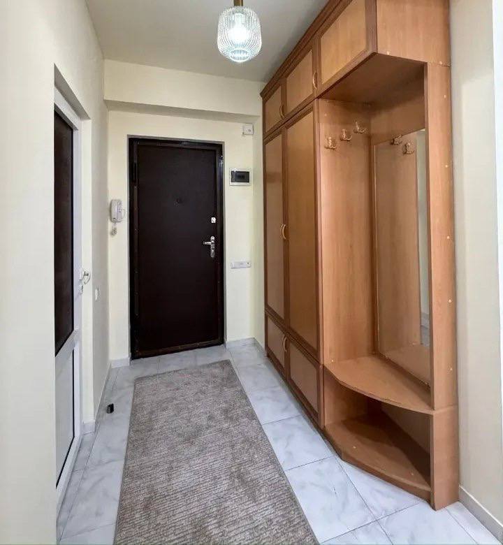 Furnished One-Bedroom Apartment in Kentron photo 7 of 8