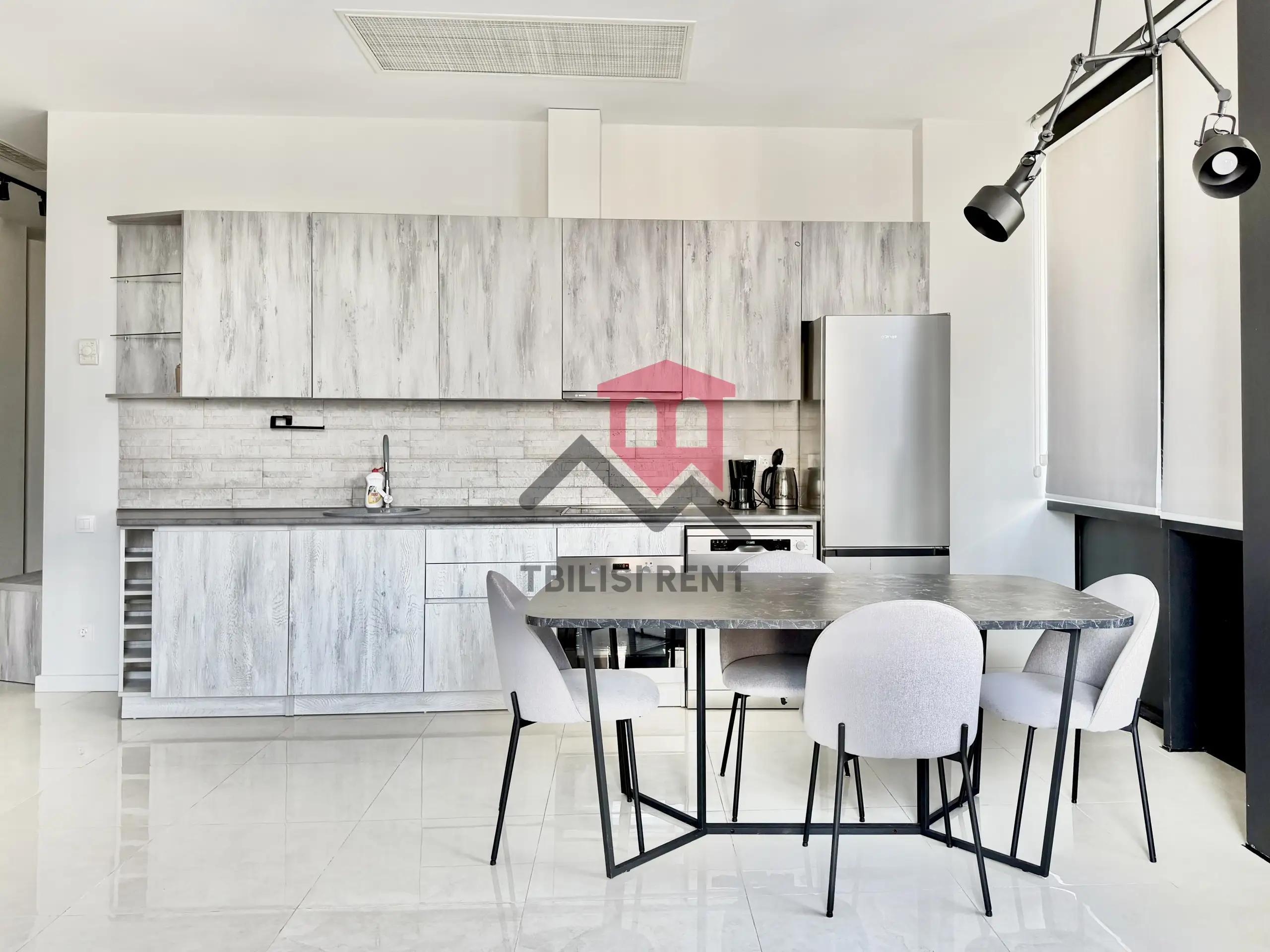Premium 2-Bedroom Apartment in Axis Towers photo 4 of 8