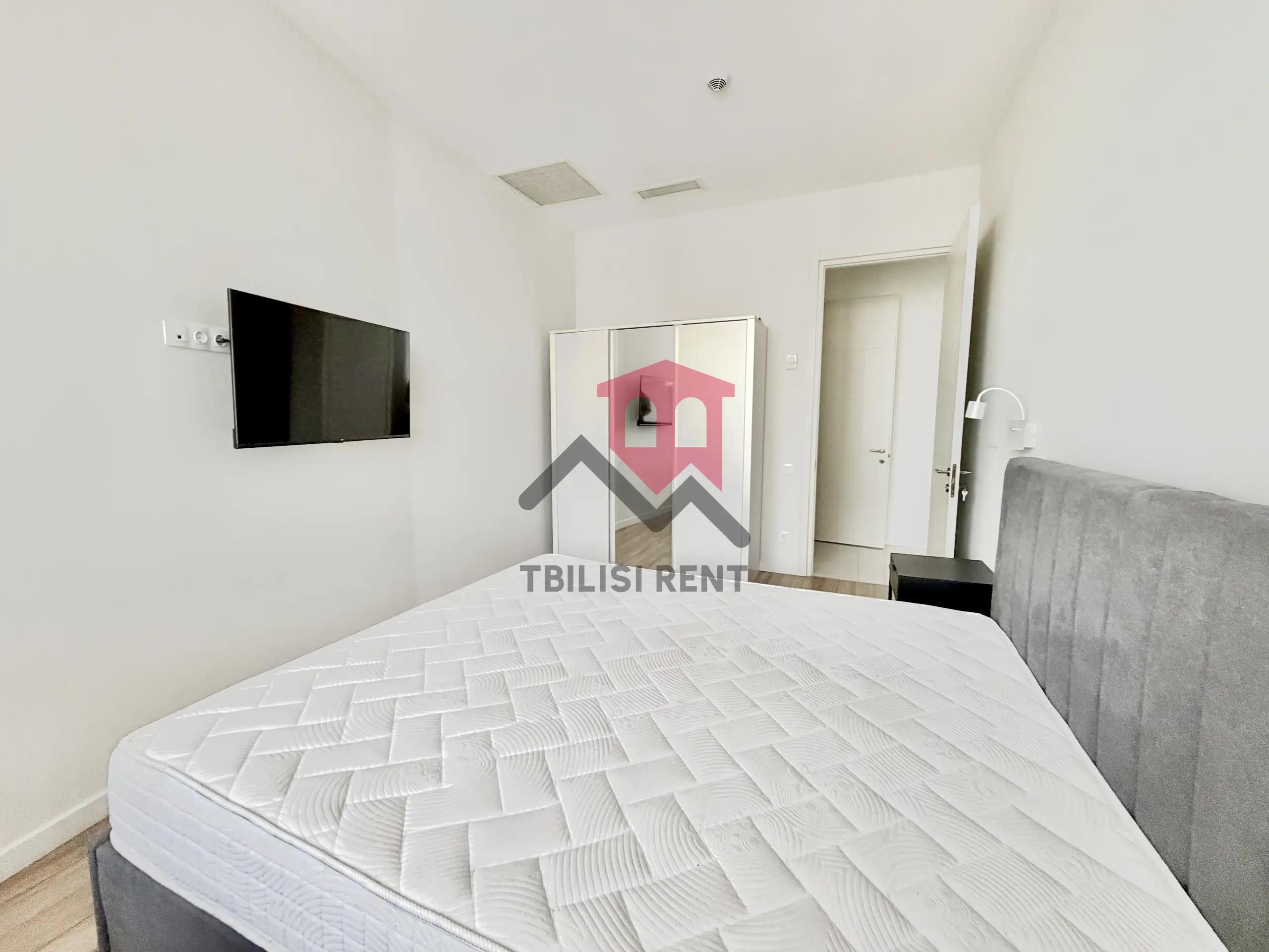 Premium 2-Bedroom Apartment in Axis Towers photo 6 of 8