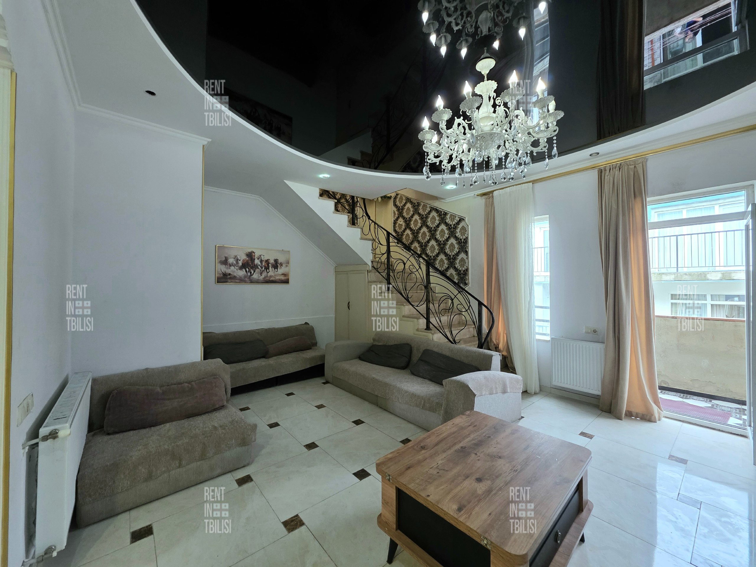 Three-Bedroom Duplex Apartment with Rooftop Terrace photo 1 of 8