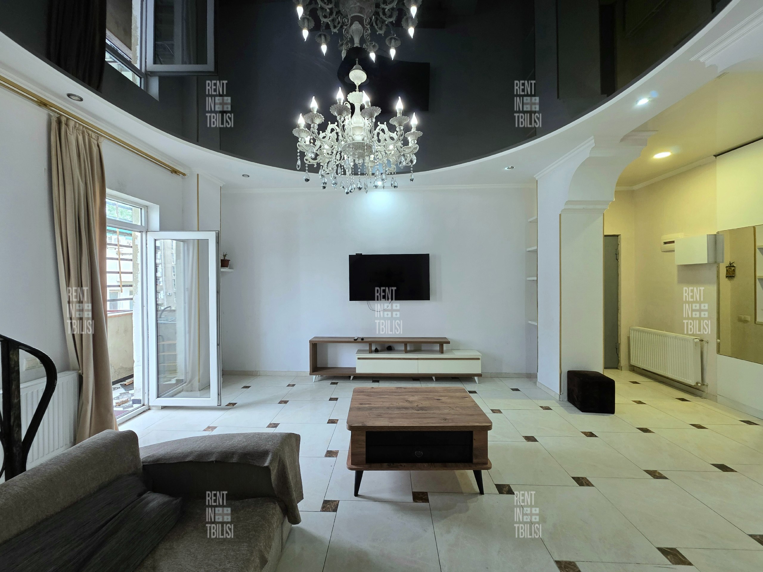 Three-Bedroom Duplex Apartment with Rooftop Terrace photo 2 of 8