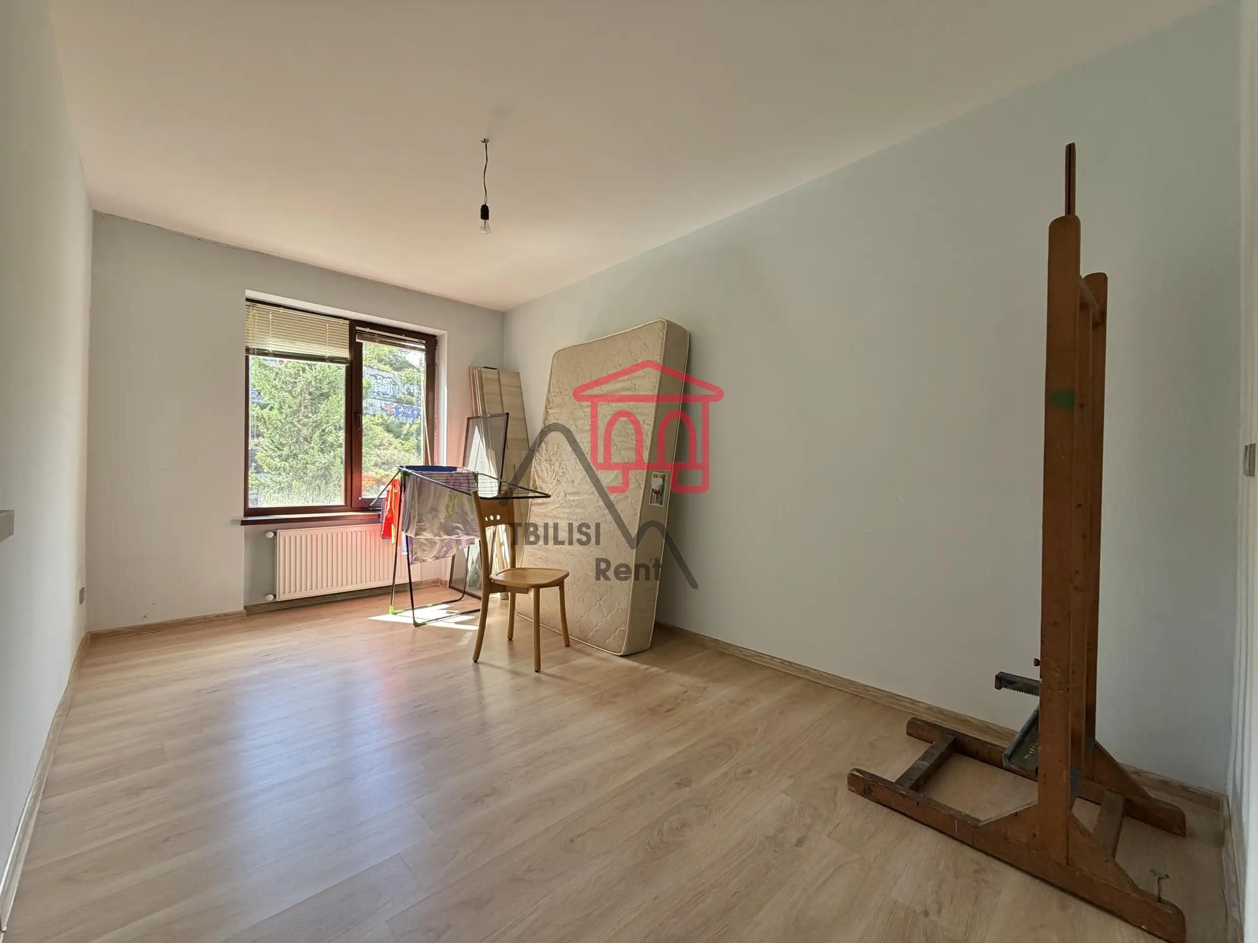 Просторная 3-комнатная квартира в Сабуртало photo 7 of 8