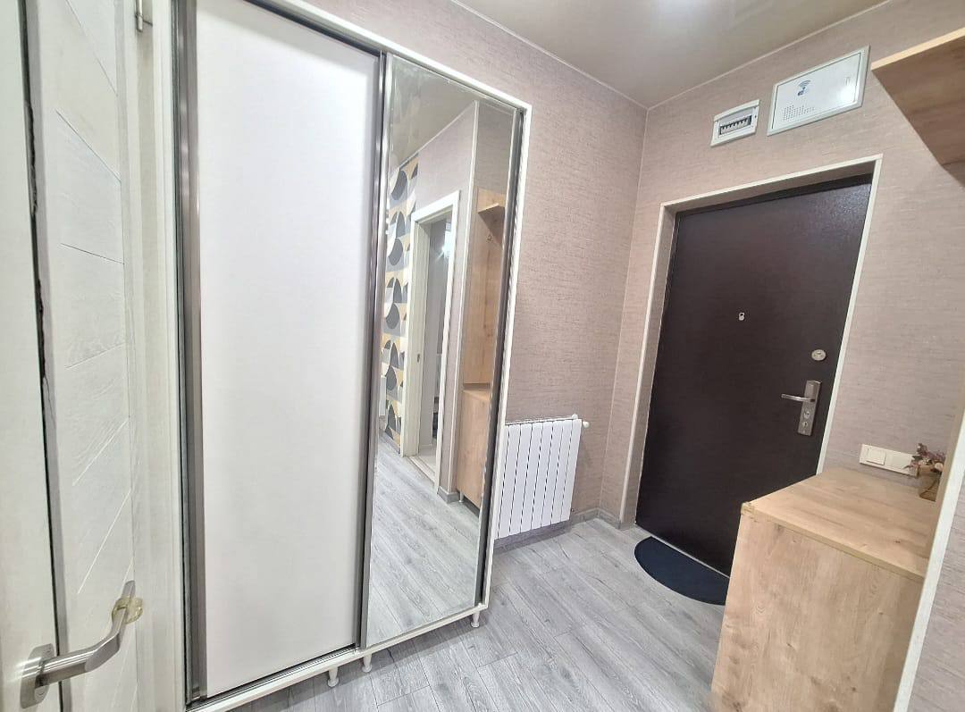 2-Bedroom Apartment with Sea and Mountain Views photo 5 of 6