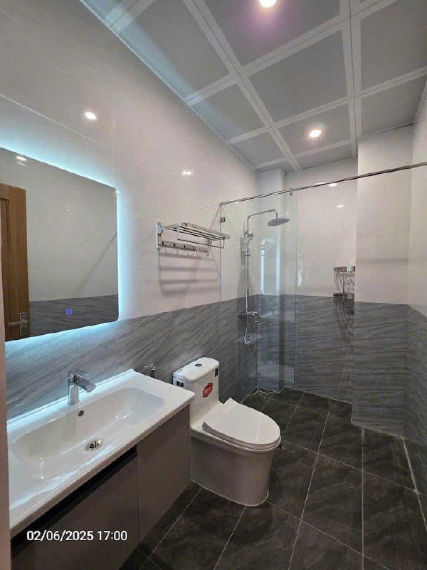 Luxury Serviced Studio Apartment in My An photo 6 of 7