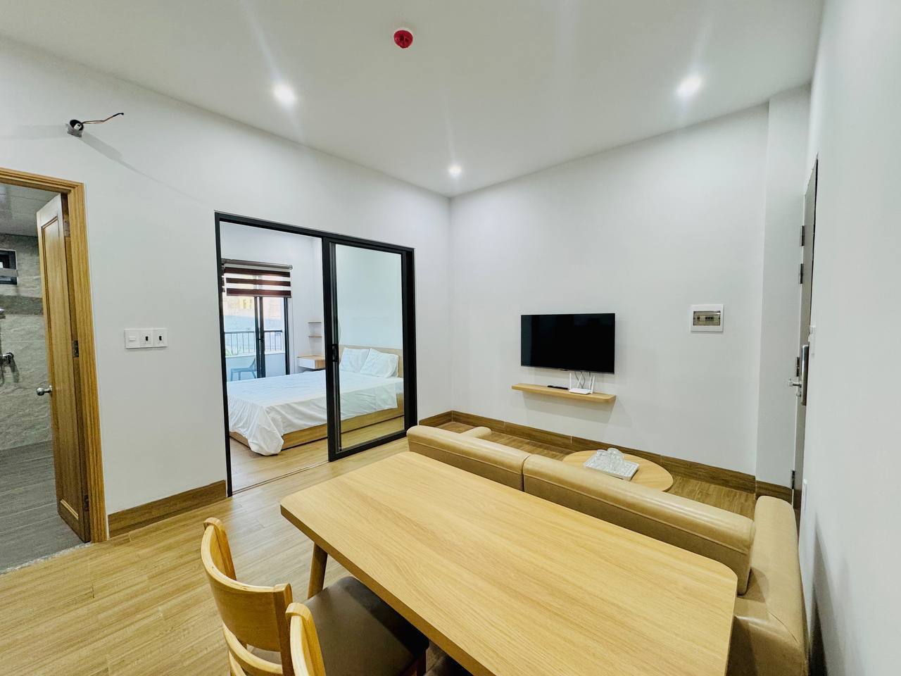 1-Bedroom Apartment in Hoa Xuan photo 5 of 8