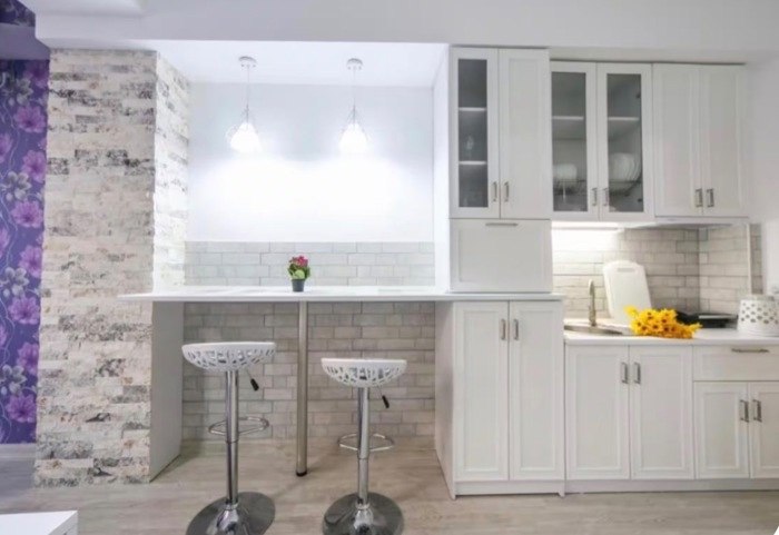 Bright 1-Bedroom Apartment in Mtatsminda photo 5 of 6