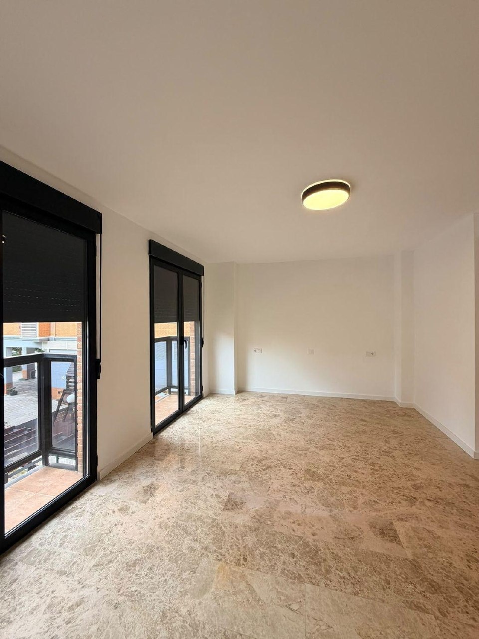 3-Bedroom Apartment with Pool in Valencia photo 4 of 8