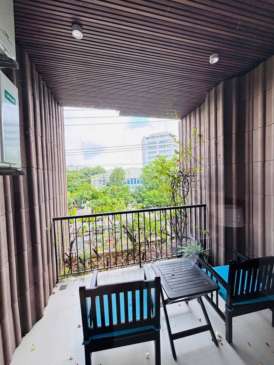 Ultra-Spacious 1-Bedroom Apartment with Front Balcony photo 2 of 8