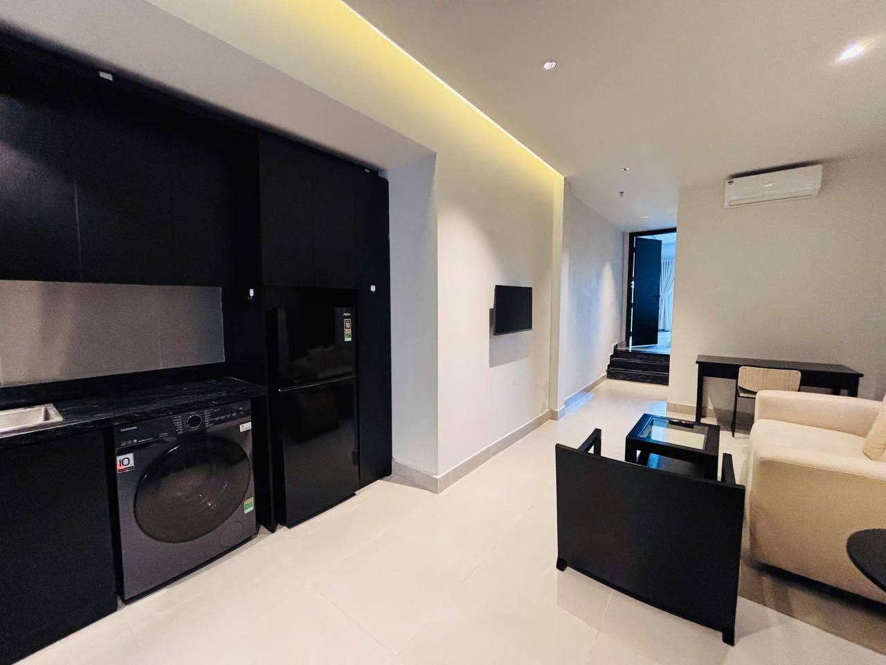 Ultra-Spacious 1-Bedroom Apartment with Front Balcony photo 5 of 8
