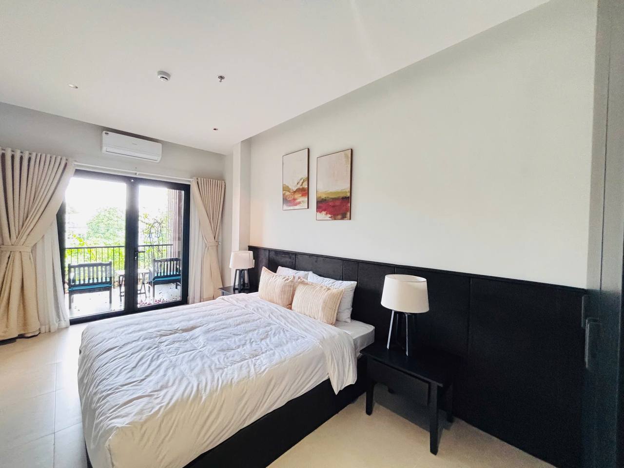 Ultra-Spacious 1-Bedroom Apartment with Front Balcony photo 7 of 8