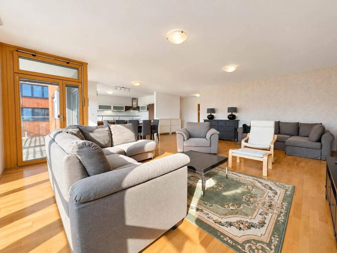 Furnished 4-Room Apartment with Terrace in Bratislava photo 1 of 8
