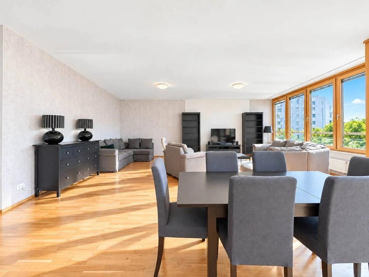 Furnished 4-Room Apartment with Terrace in Bratislava photo 3 of 8
