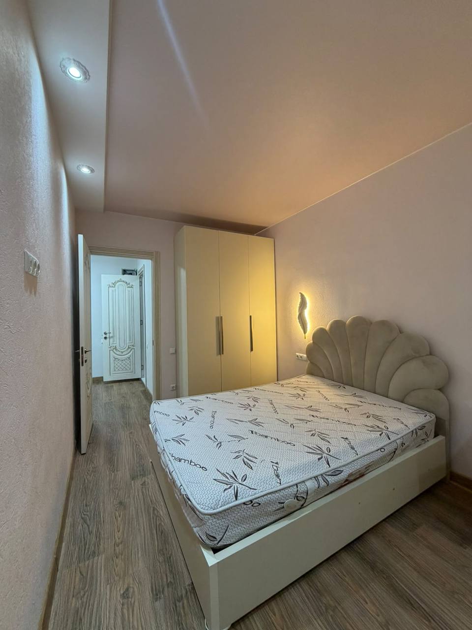 1-Bedroom Apartment on Shartava Street photo 4 of 8