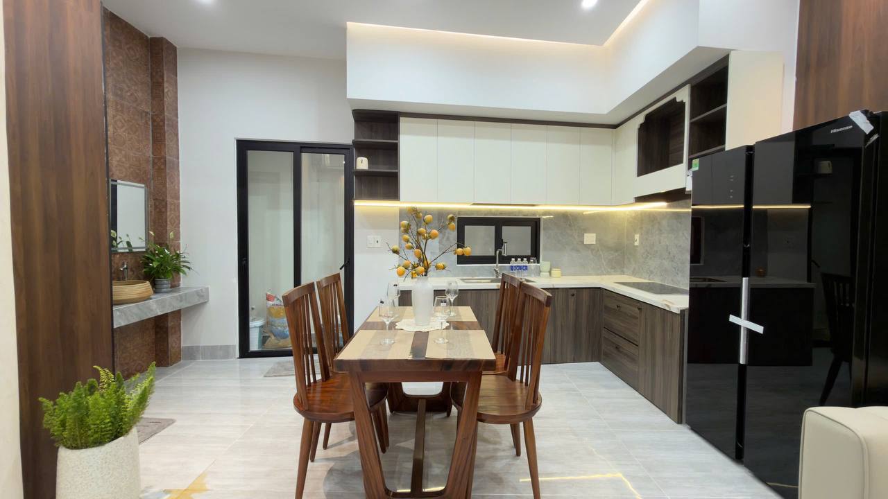 3-Storey House with 4 Bedrooms in Da Nang photo 3 of 8
