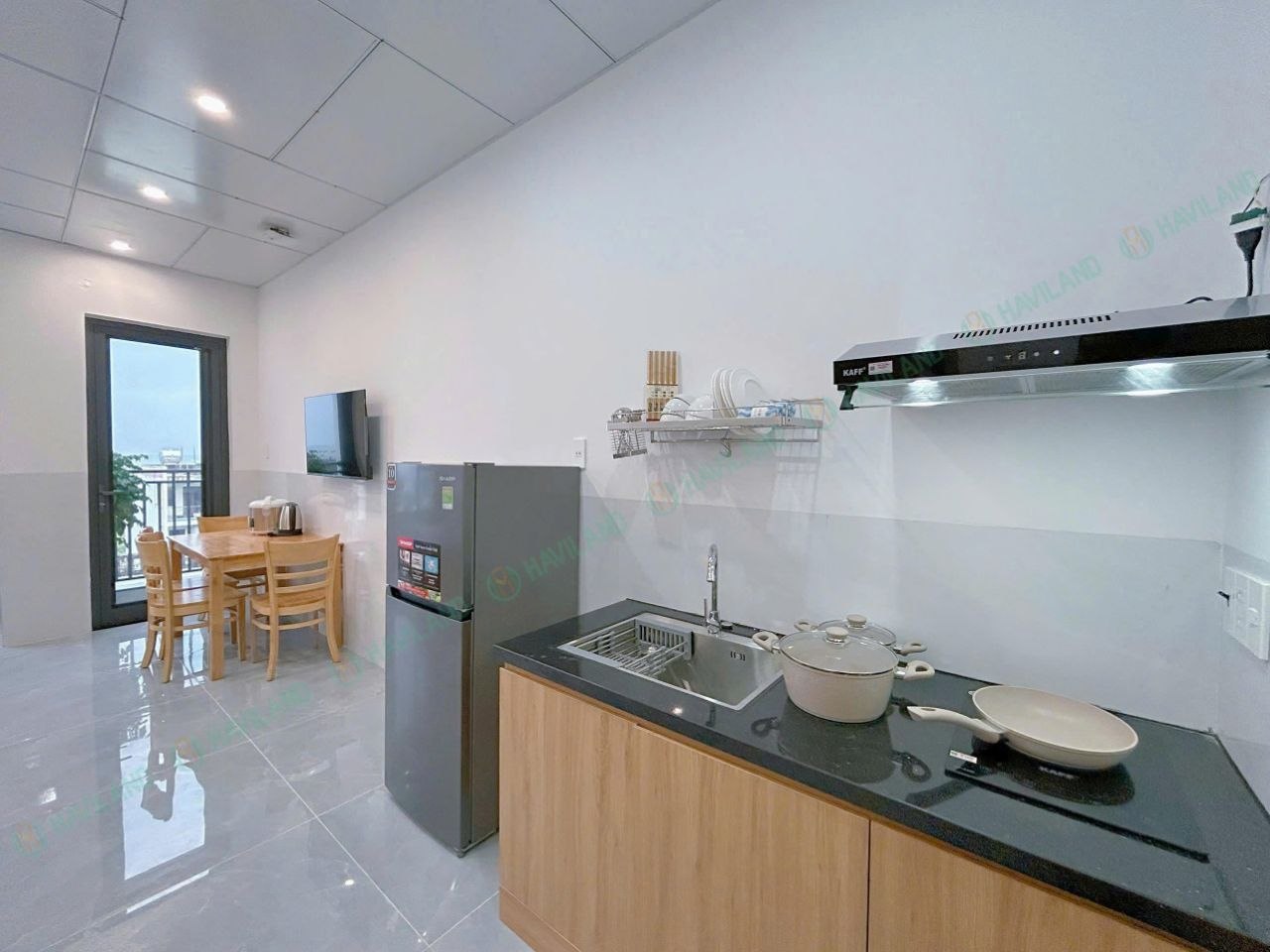 Bright Beachside Studio in Son Tra photo 4 of 8