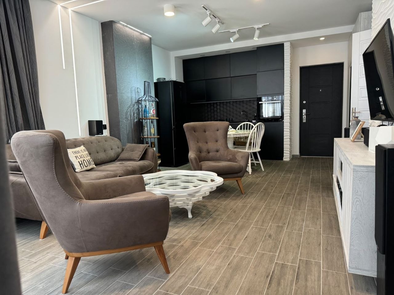 2-Bedroom Apartment Near the Sea photo 2 of 7