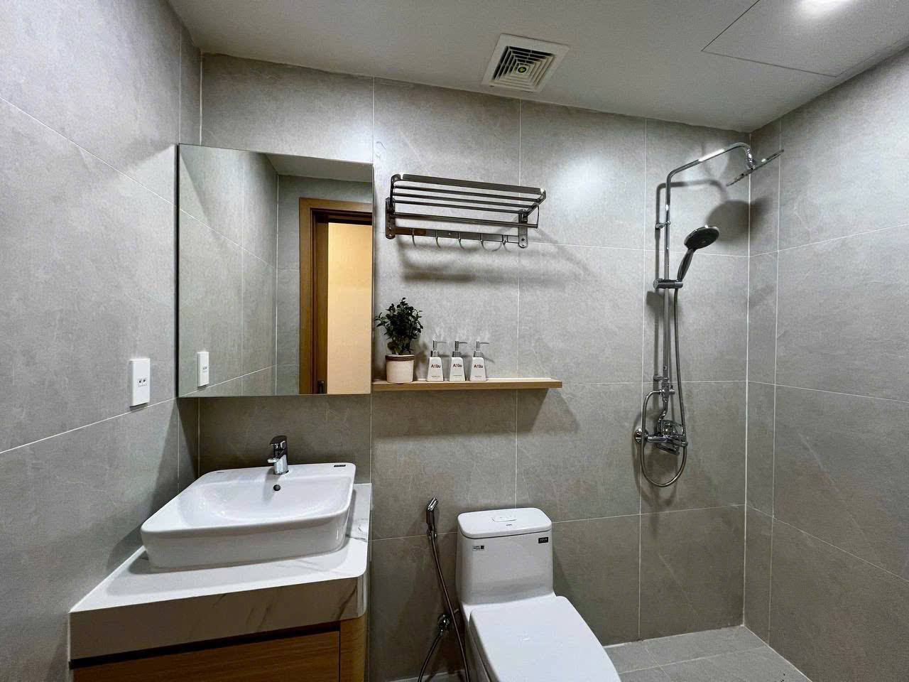 Brand-New 1-Bedroom Apartment in My An photo 8 of 8