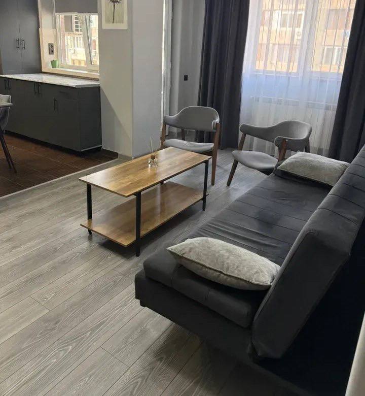 Furnished 3-Room Apartment in Arabkir photo 1 of 8