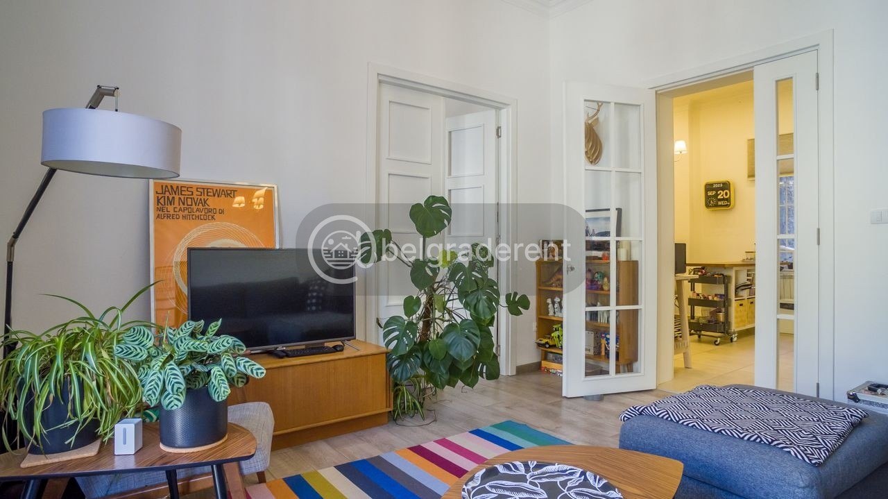Three-Bedroom Apartment in Stari Grad photo 2 of 8