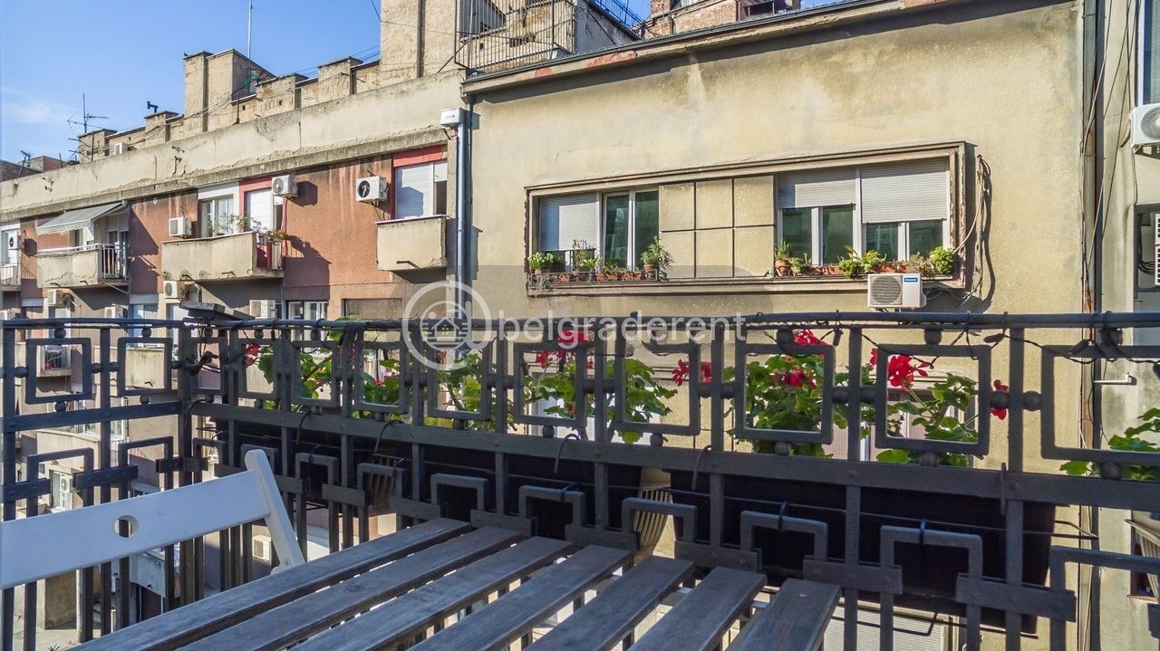 Three-Bedroom Apartment in Stari Grad photo 3 of 8