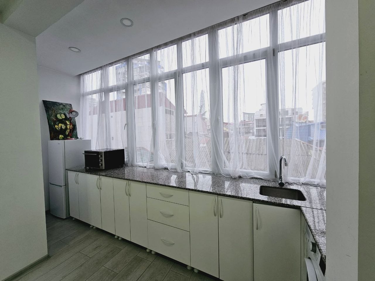 Квартира с одной спальней в аренду в Батуми photo 3 of 6