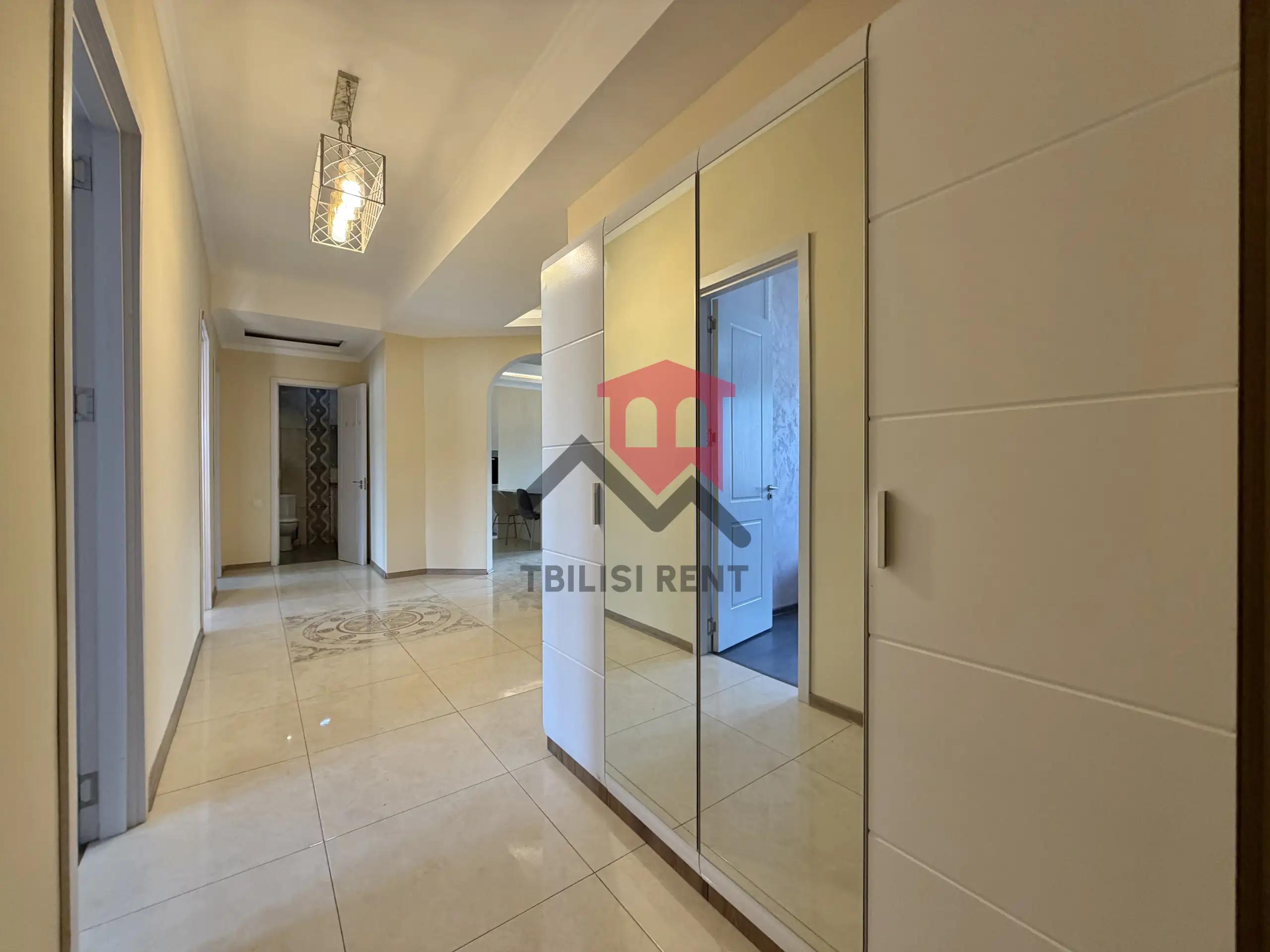Bright 3-Bedroom Apartment in Saburtalo photo 4 of 8