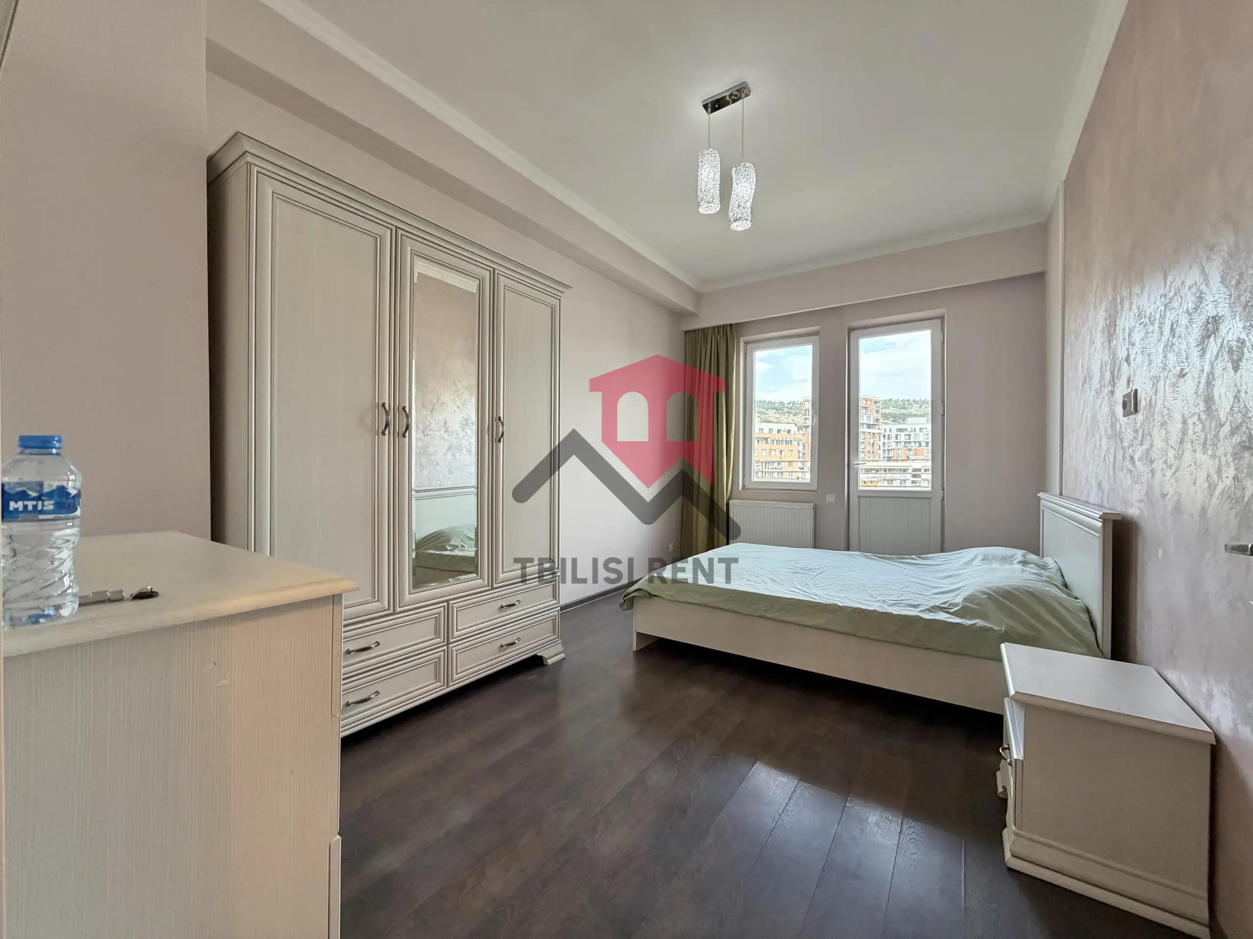Bright 3-Bedroom Apartment in Saburtalo photo 5 of 8