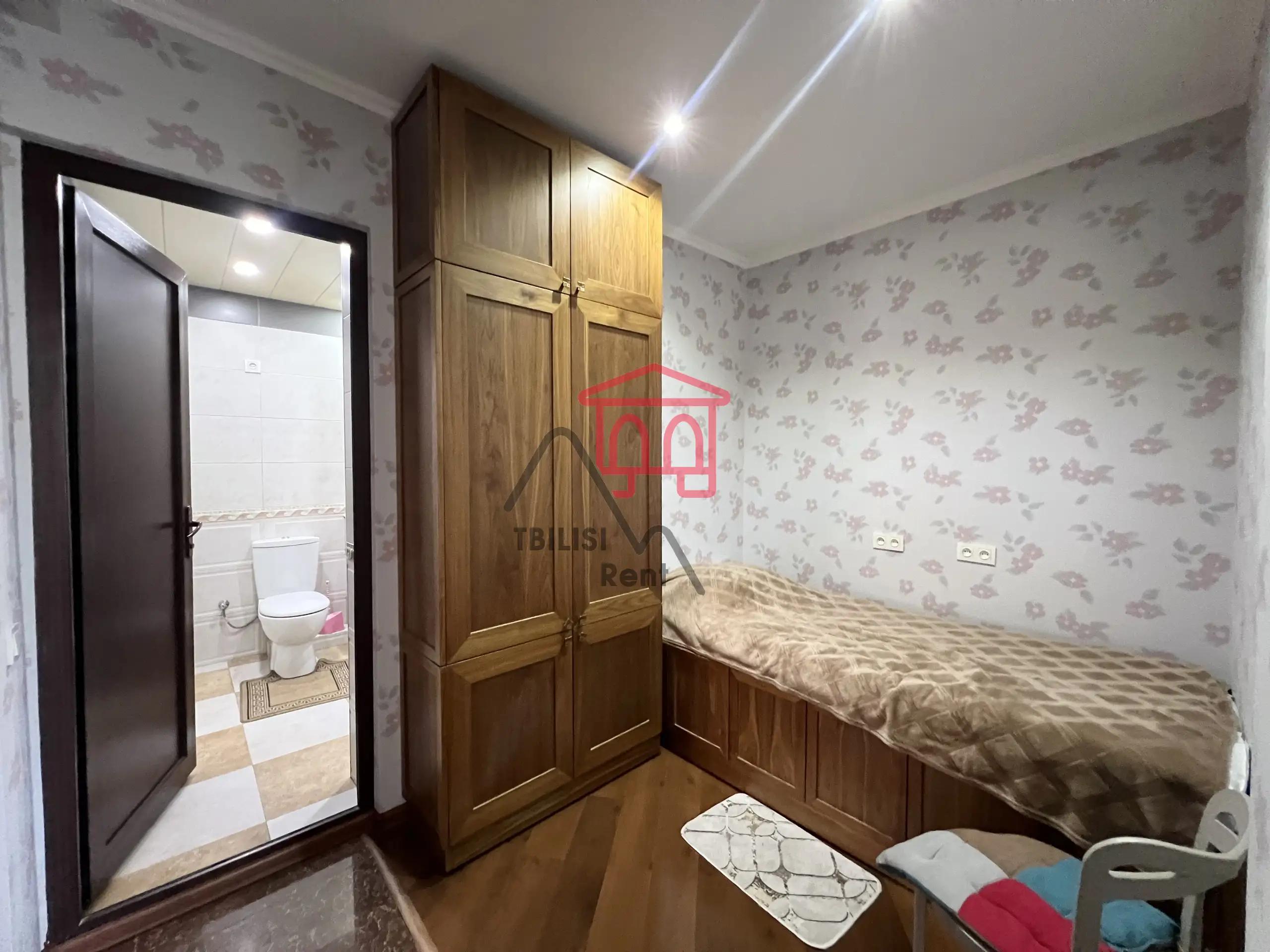 3-Bedroom Apartment in Chugureti photo 2 of 8