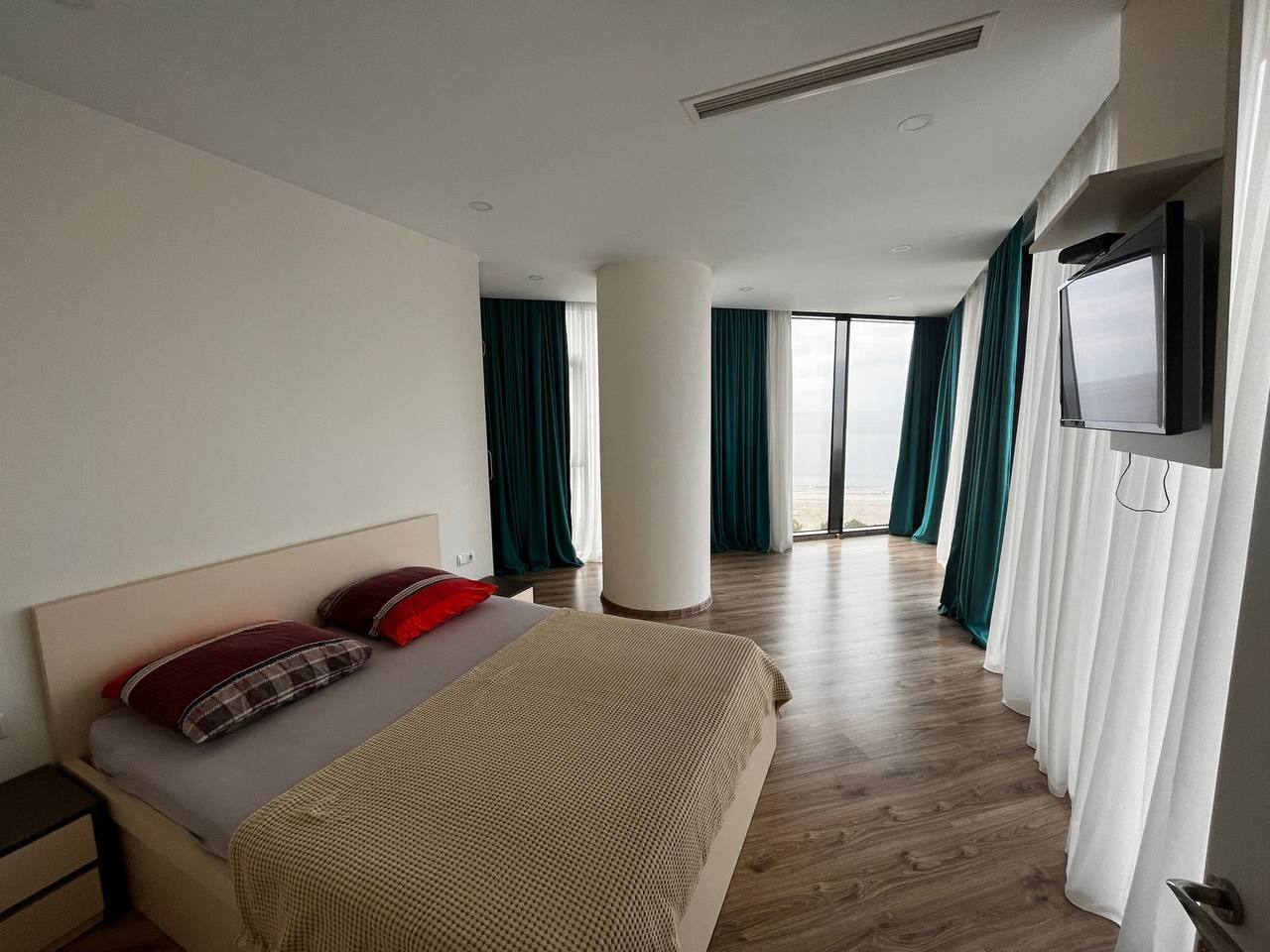 1-Bedroom Apartment at Hilton photo 4 of 6