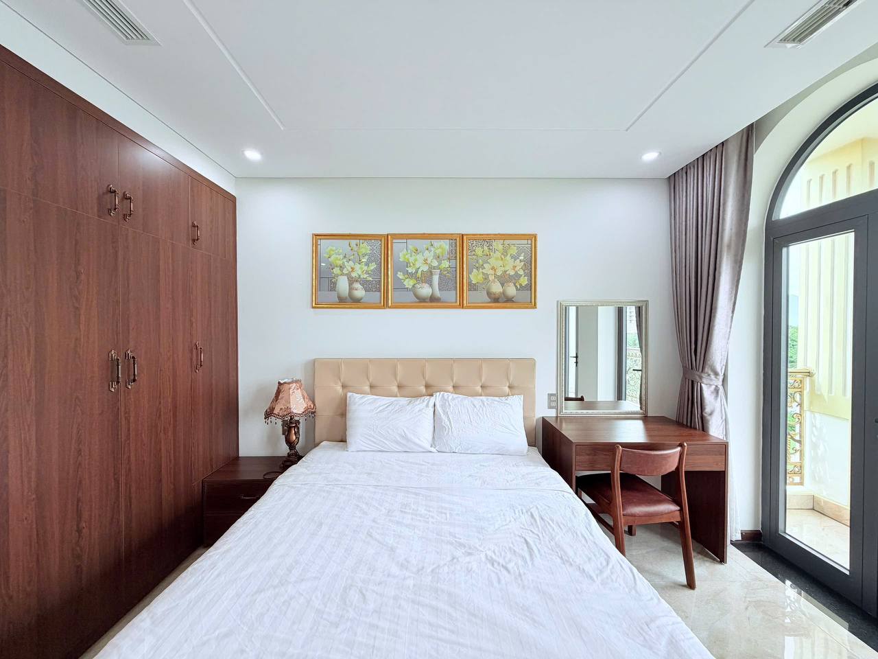 Ocean-View 2-Bedroom Apartment in Son Tra photo 3 of 8