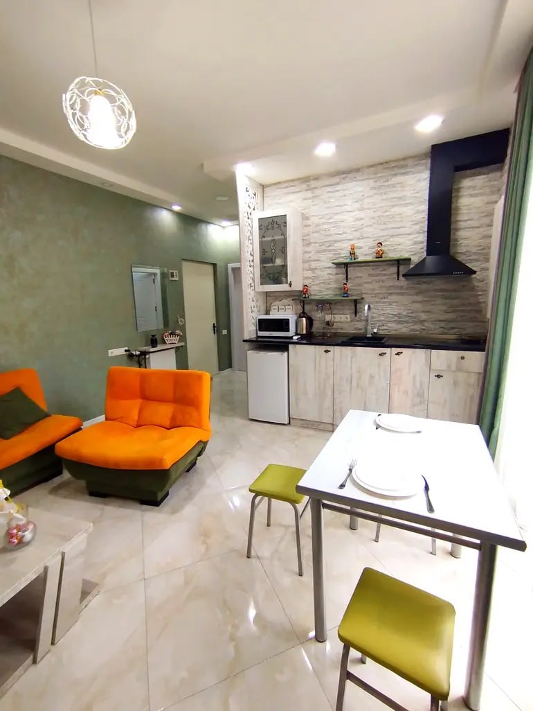 Furnished 1-Bedroom Apartment in Old Tbilisi photo 1 of 8