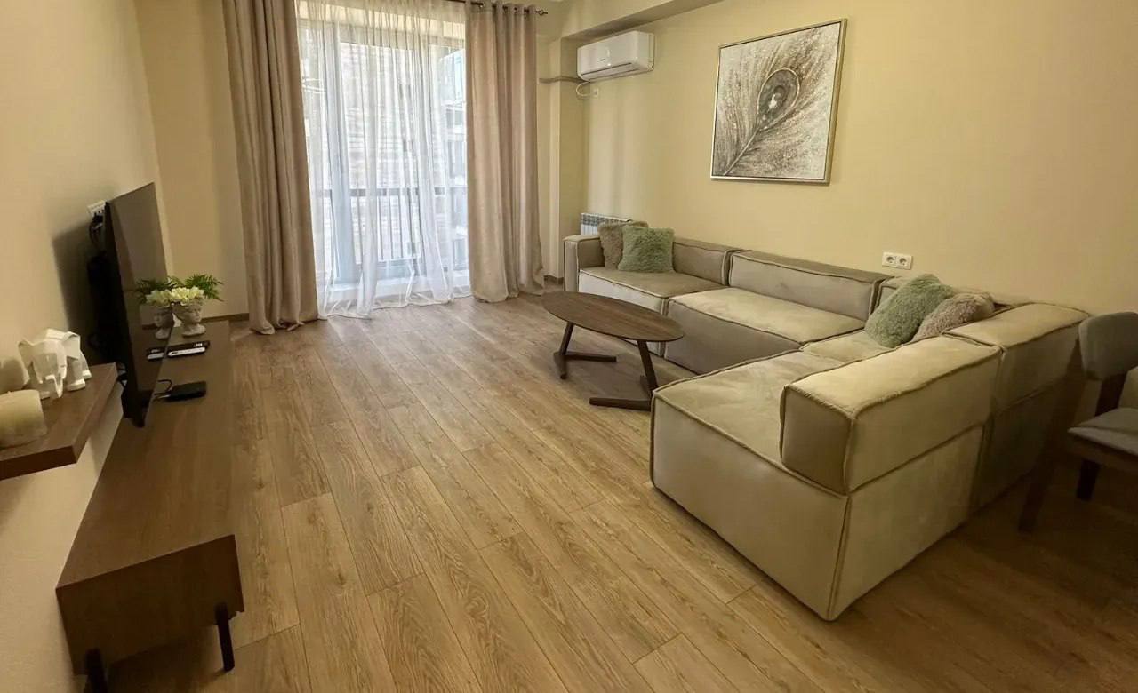 2-Bedroom Apartment in Kentron photo 2 of 8