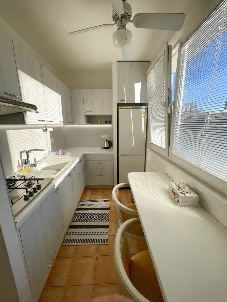 Furnished One-Bedroom Apartment in Vrakuňa photo 2 of 8