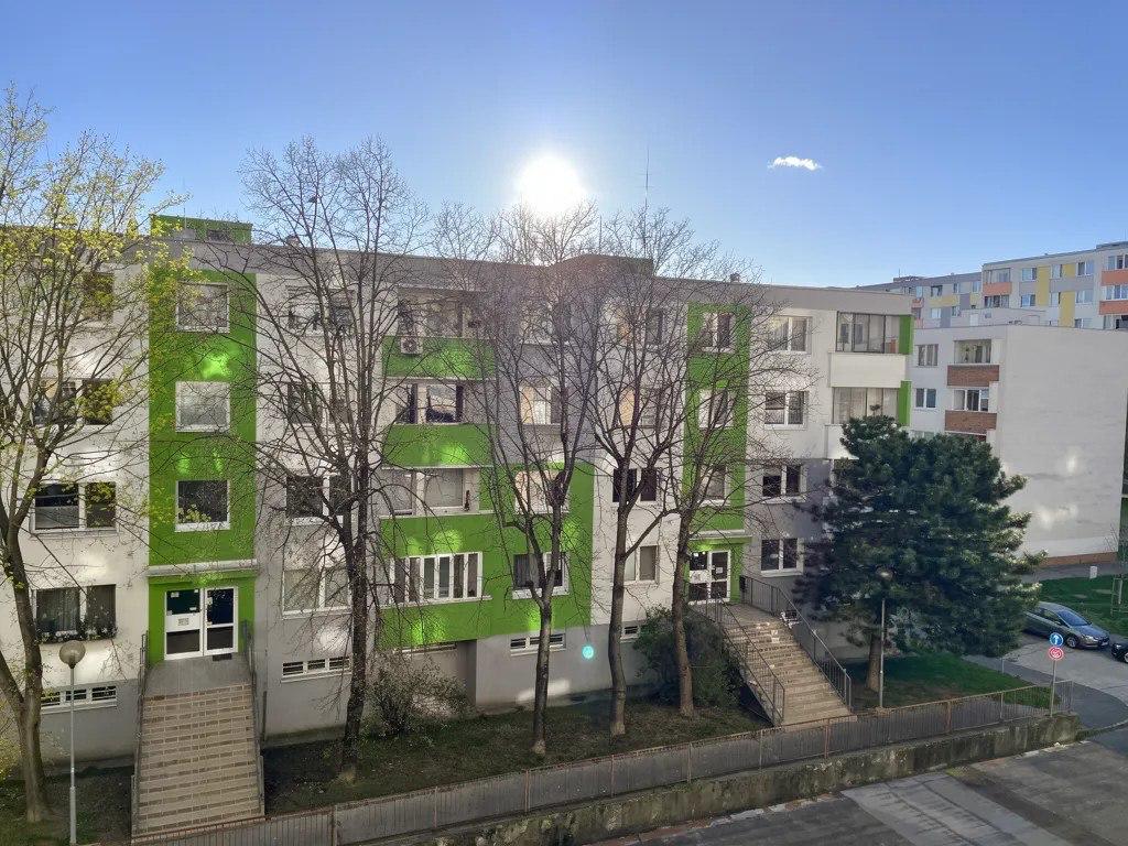 Furnished One-Bedroom Apartment in Vrakuňa photo 8 of 8