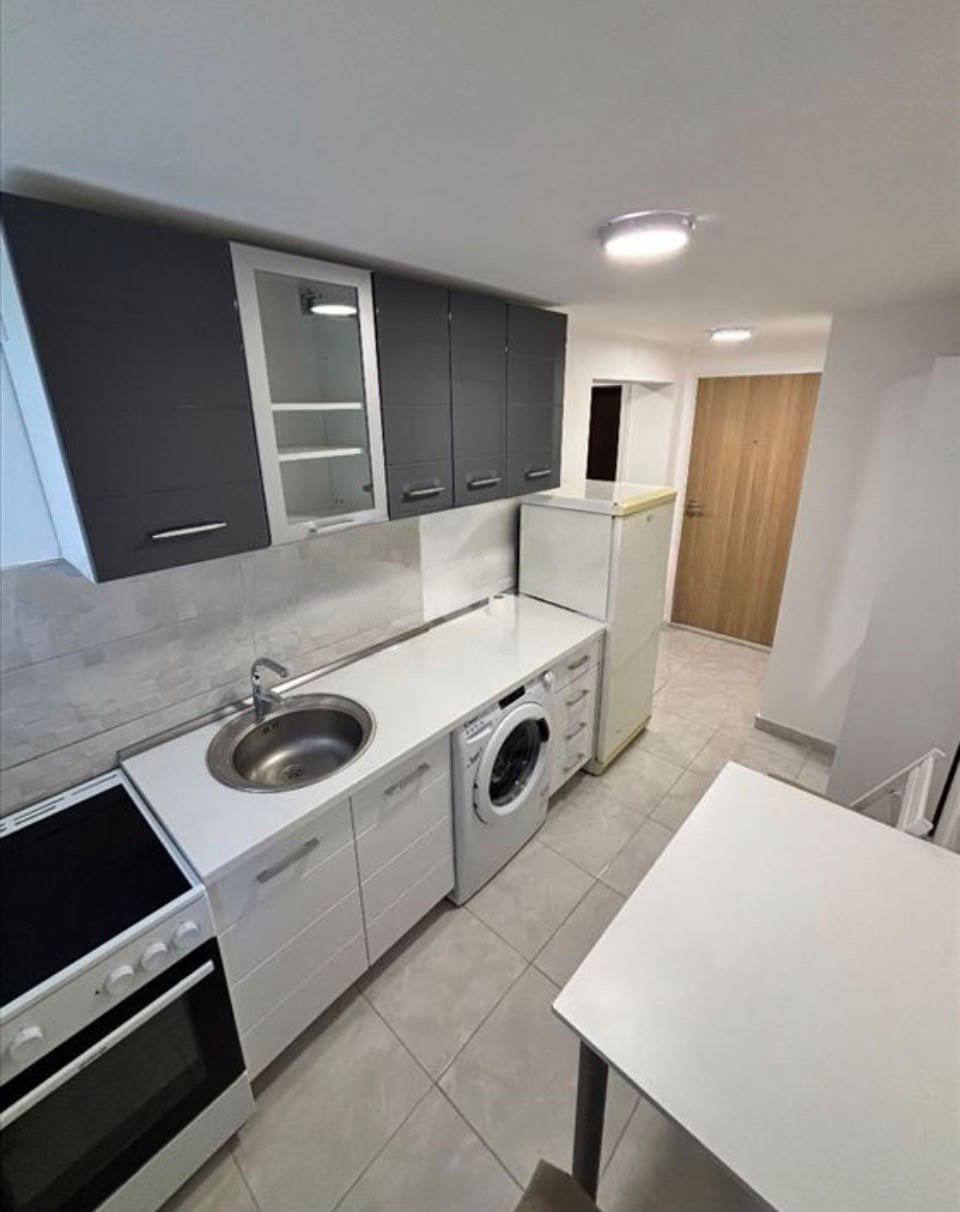 1-Bedroom Apartment on Admirala Vukovica Street photo 3 of 5