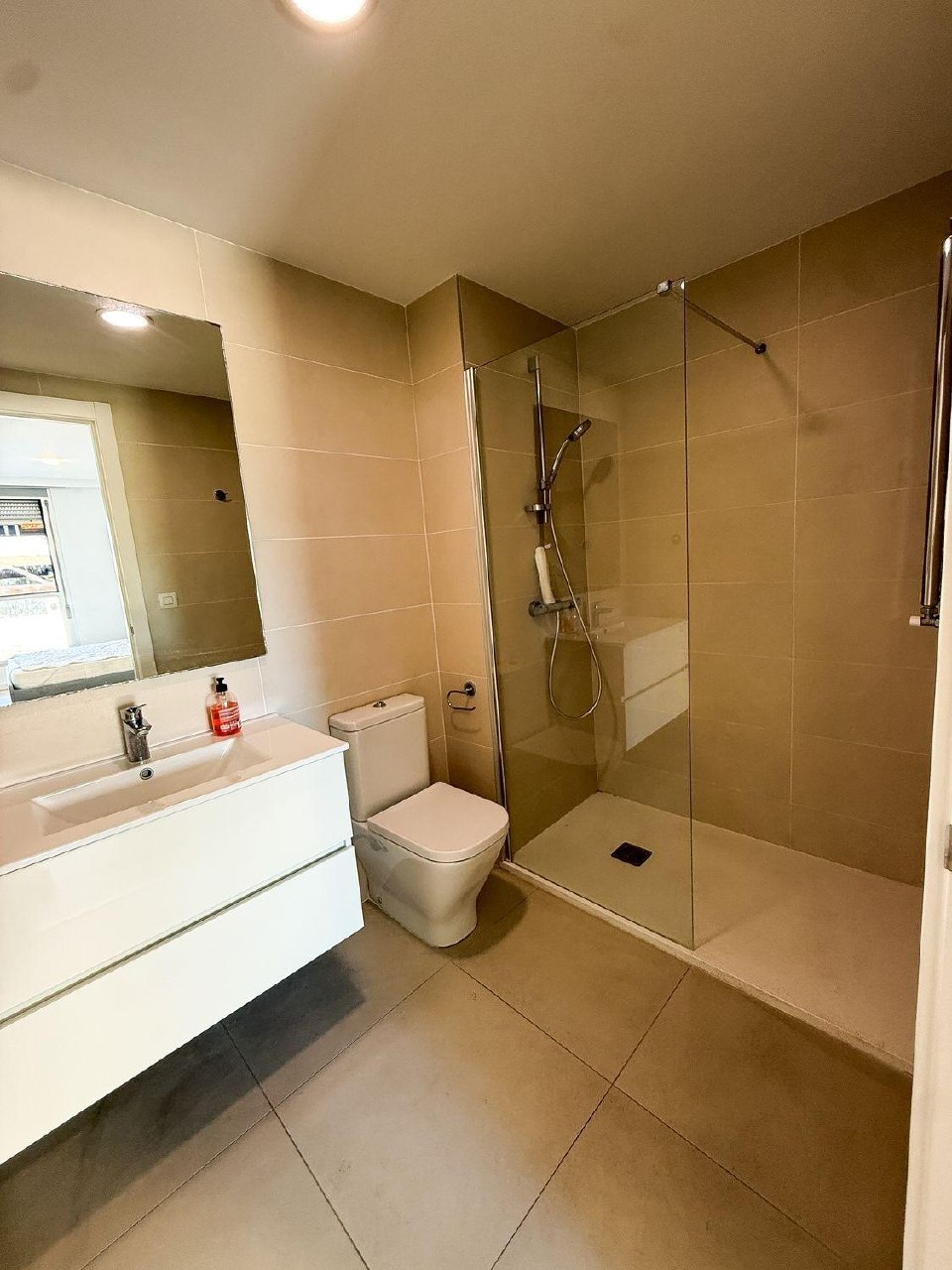 Furnished 2-Bedroom Apartment with Pool in La Punta photo 4 of 8