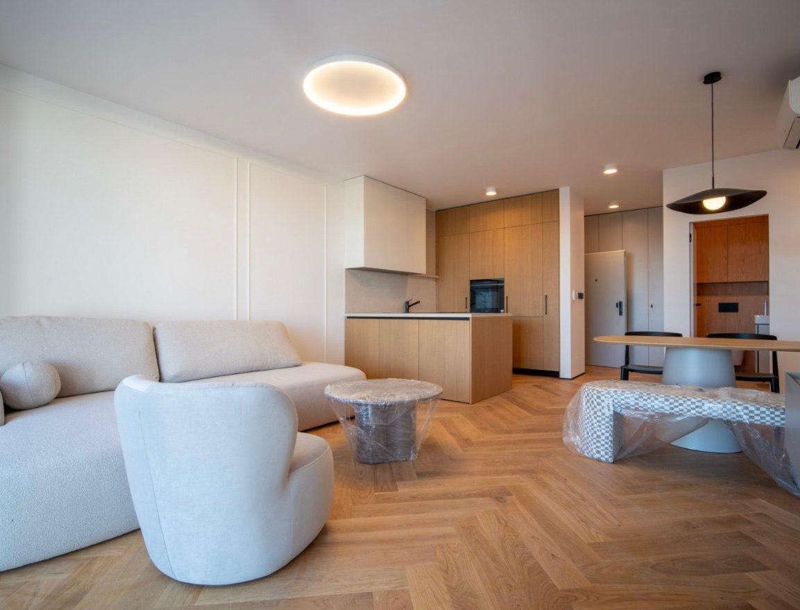 Furnished 3-Room Apartment with Two Terraces photo 1 of 7