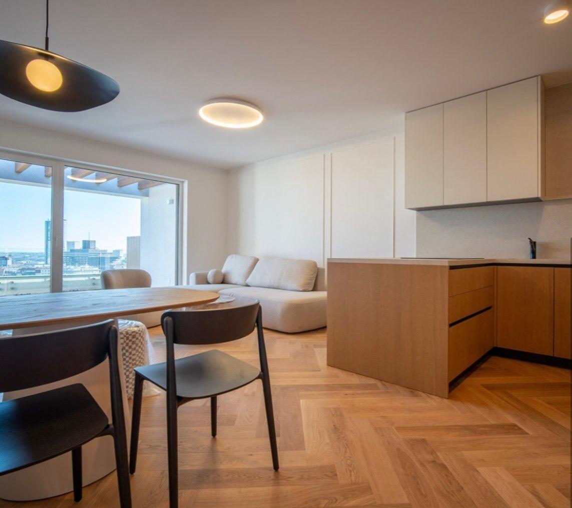 Furnished 3-Room Apartment with Two Terraces photo 2 of 7