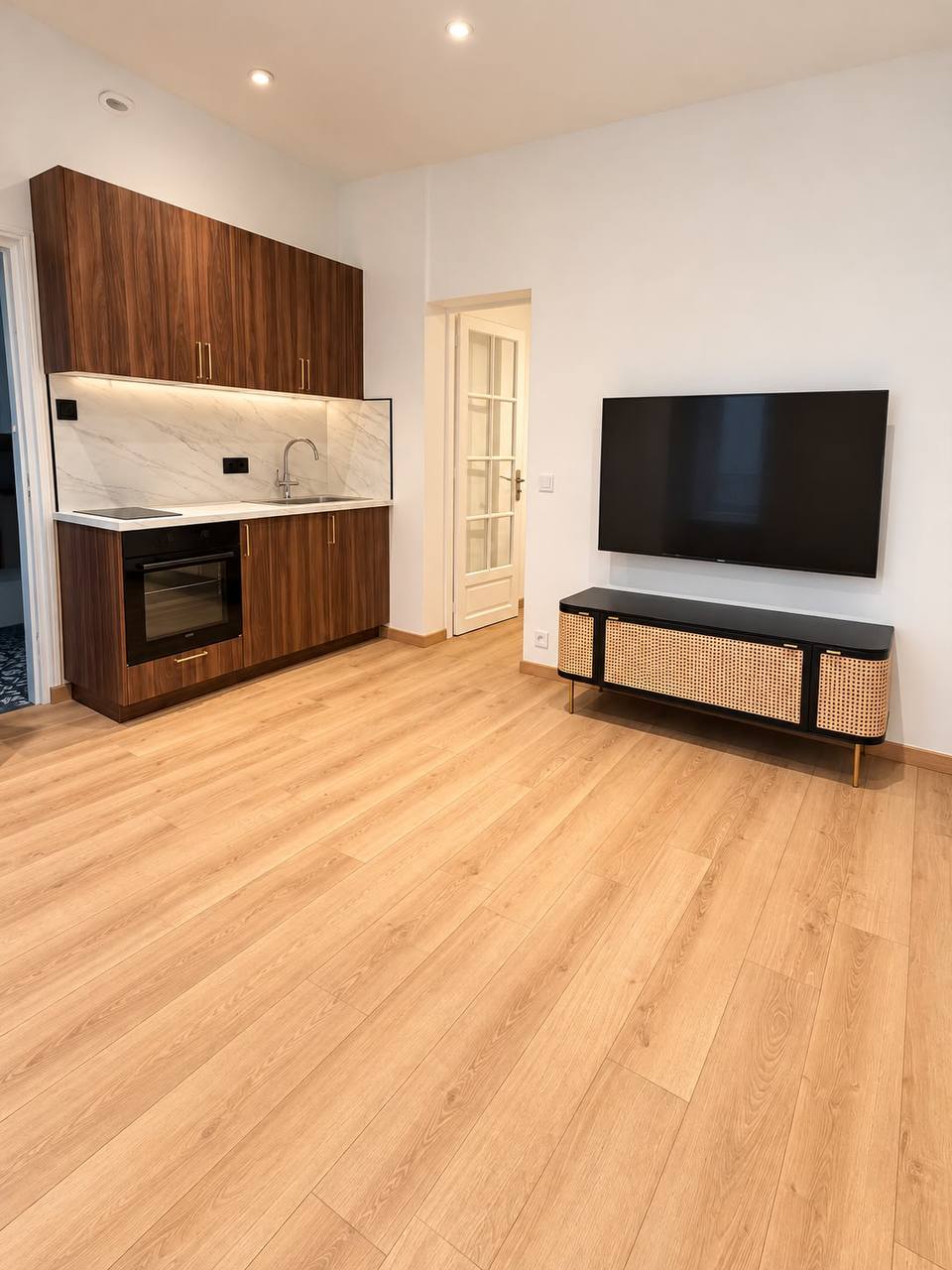Newly Renovated Two-Room Apartment in Levallois photo 1 of 8