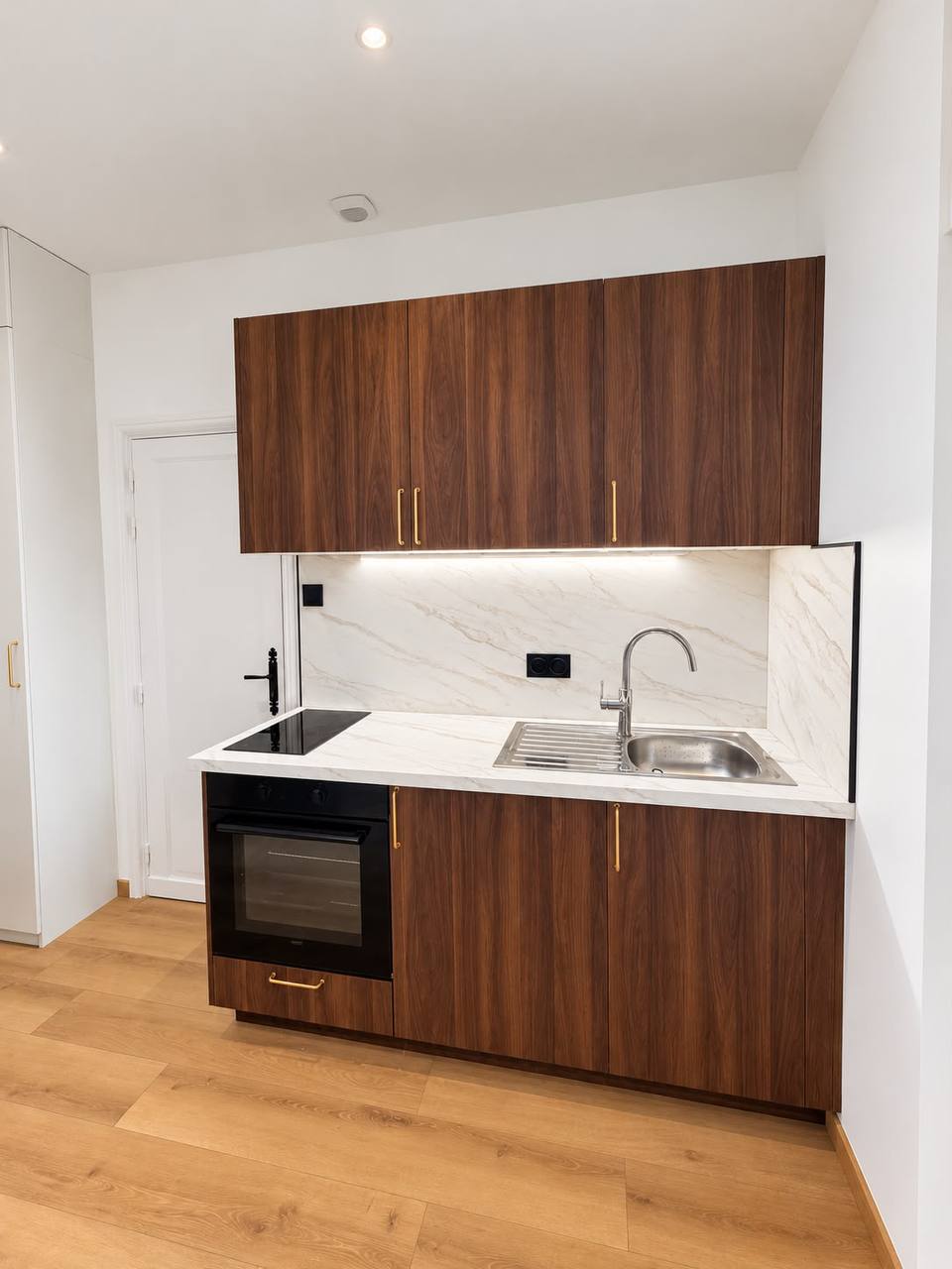 Newly Renovated Two-Room Apartment in Levallois photo 2 of 8