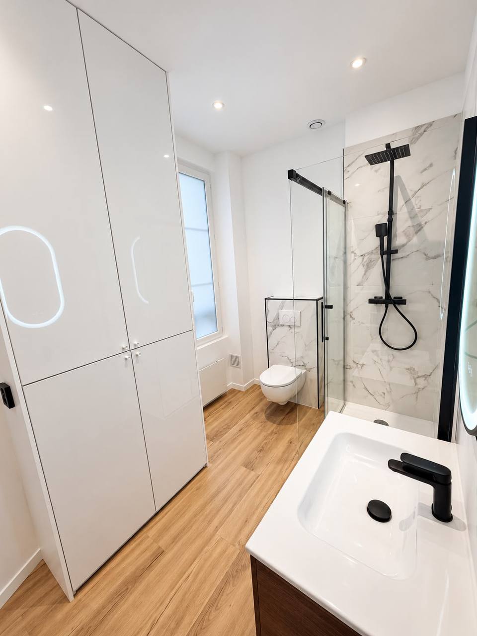 Newly Renovated Two-Room Apartment in Levallois photo 6 of 8