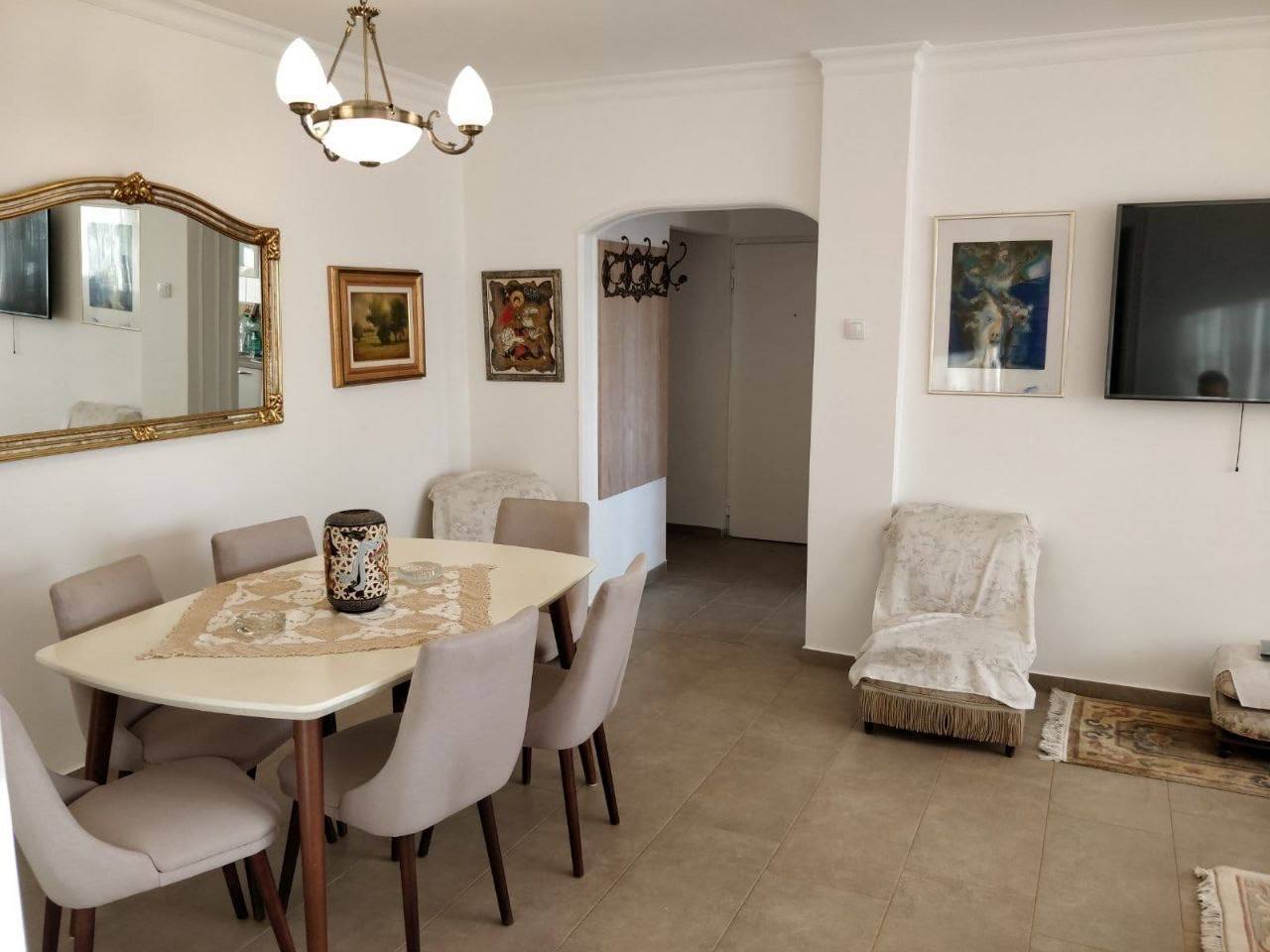 2-Bedroom Apartment in Novi Beograd photo 2 of 7