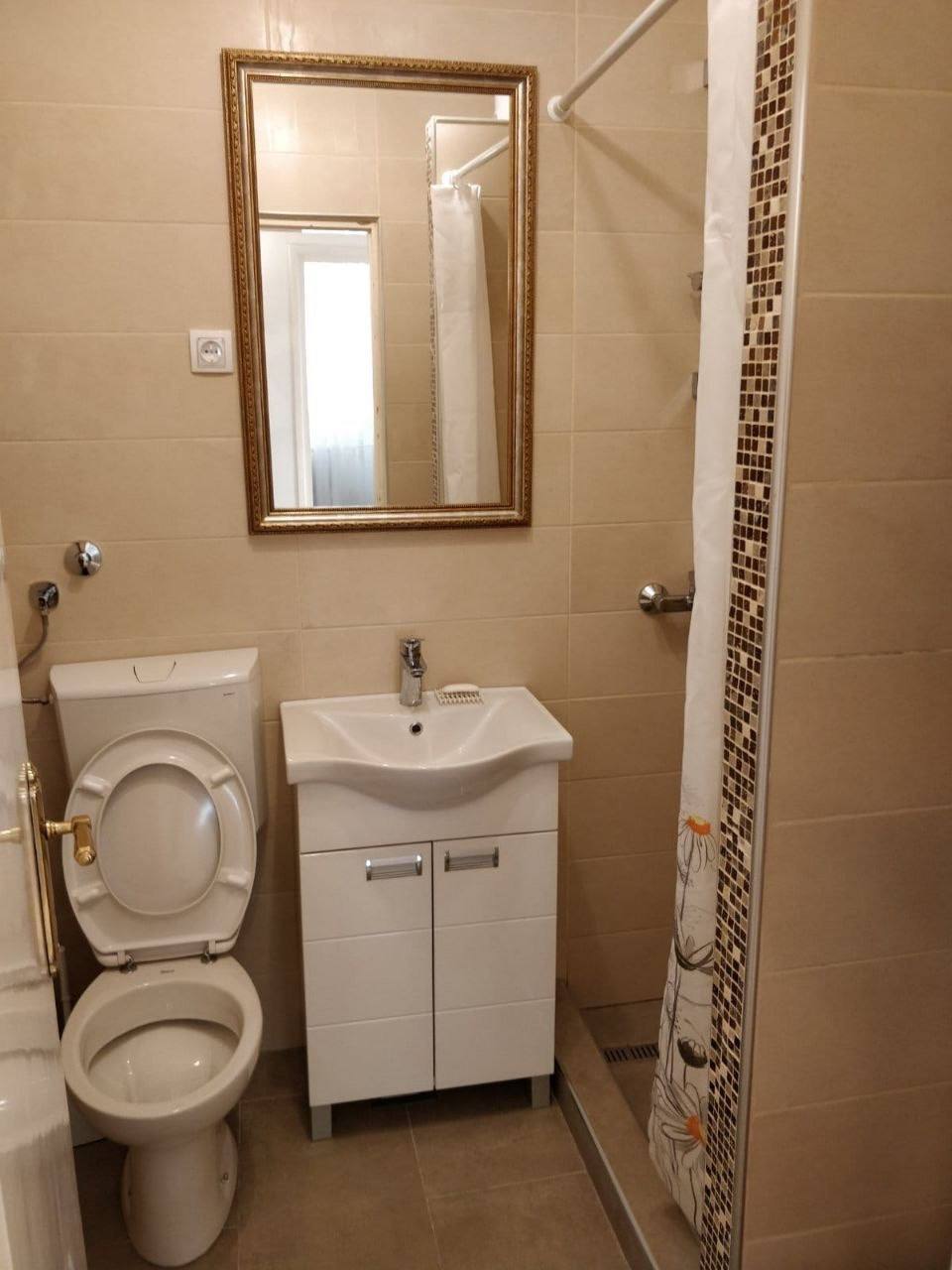 2-Bedroom Apartment in Novi Beograd photo 6 of 7
