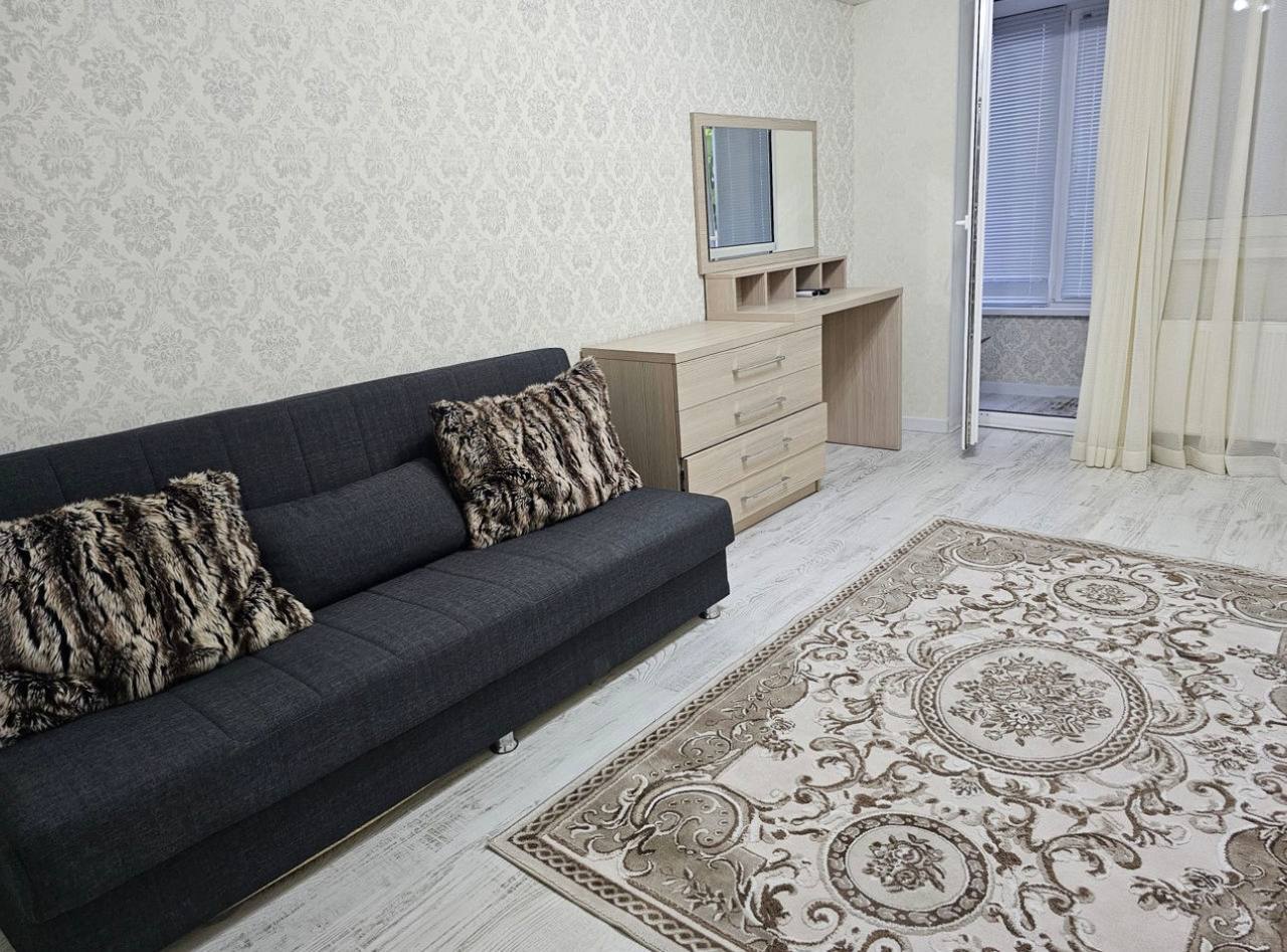 3-Room Apartment in Central Chisinau photo 3 of 8