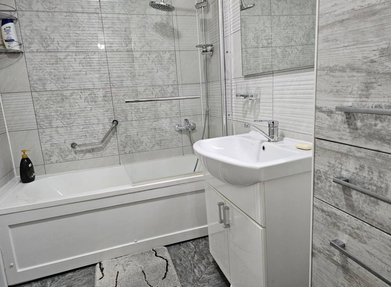 3-Room Apartment in Central Chisinau photo 8 of 8