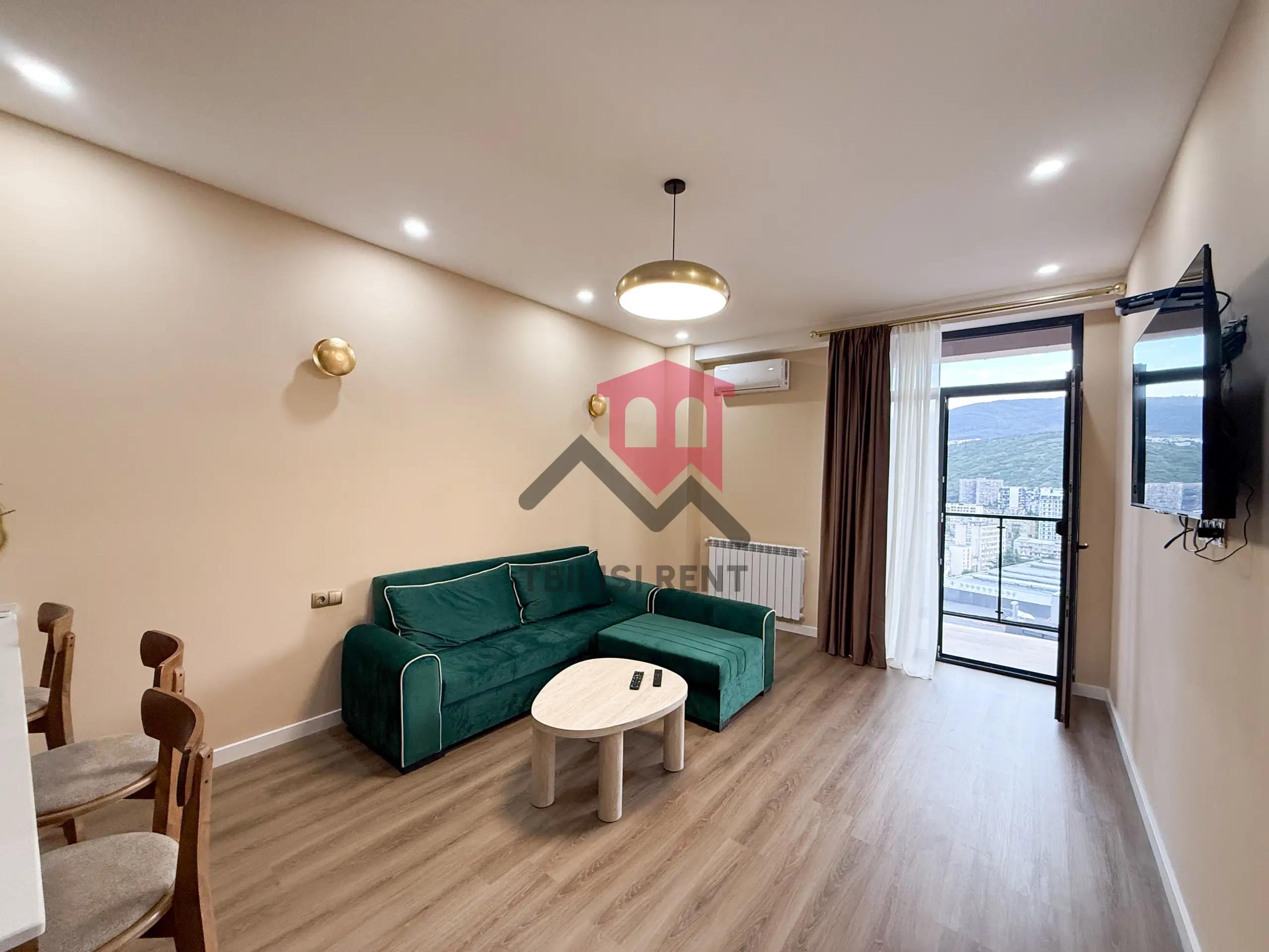 Modern 1-Bedroom Apartment with Mountain View photo 5 of 8