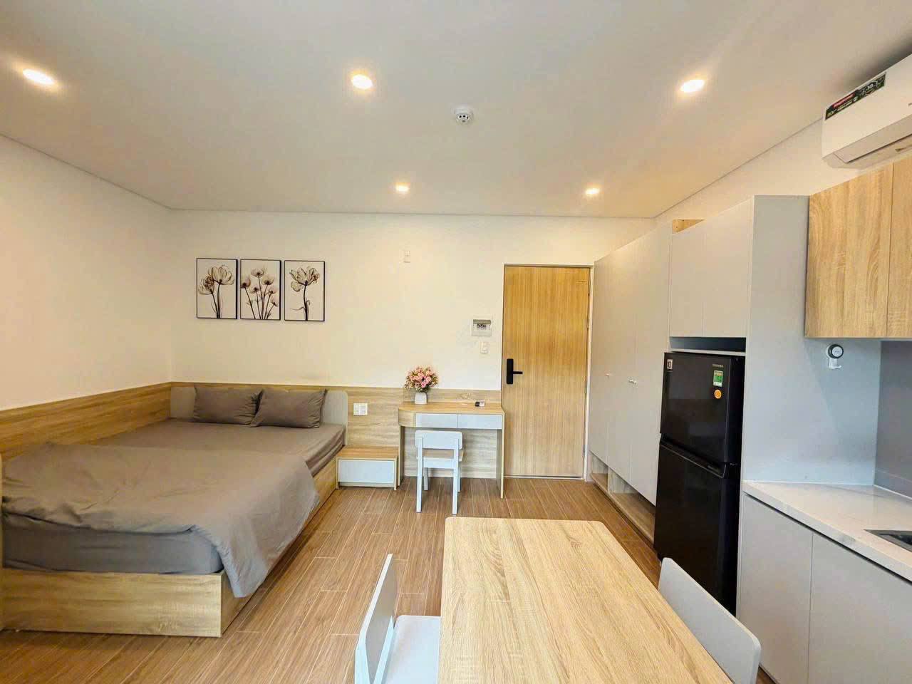 Furnished Studio Apartment with Balcony photo 5 of 5