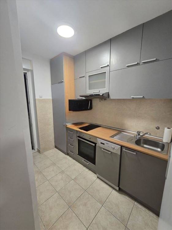 Furnished 2-Room Apartment in Stari Grad photo 7 of 8